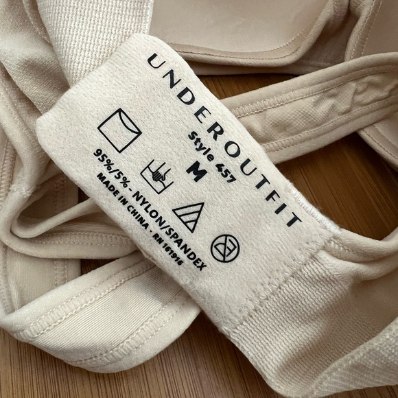 Underoutfit Wireless Everyday Bra - Medium - Picture 6 of 8